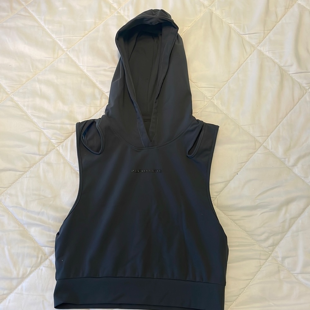 ALPHALETE HOODIE SLEEVELESS TOP